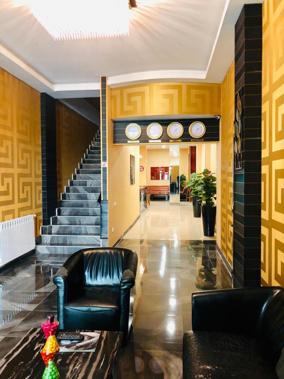 Lords Hotel Tbilisi Eksteriør bilde