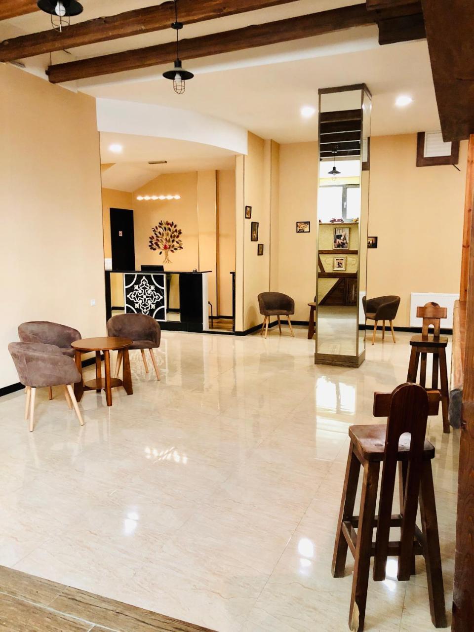 Lords Hotel Tbilisi Eksteriør bilde